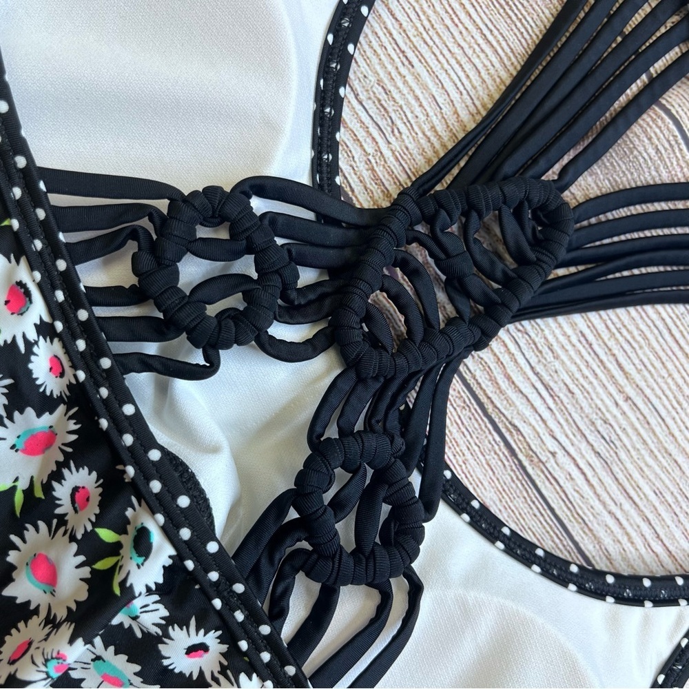 Daisy High Neck Bikini Swim Top - Picture 4 of 4